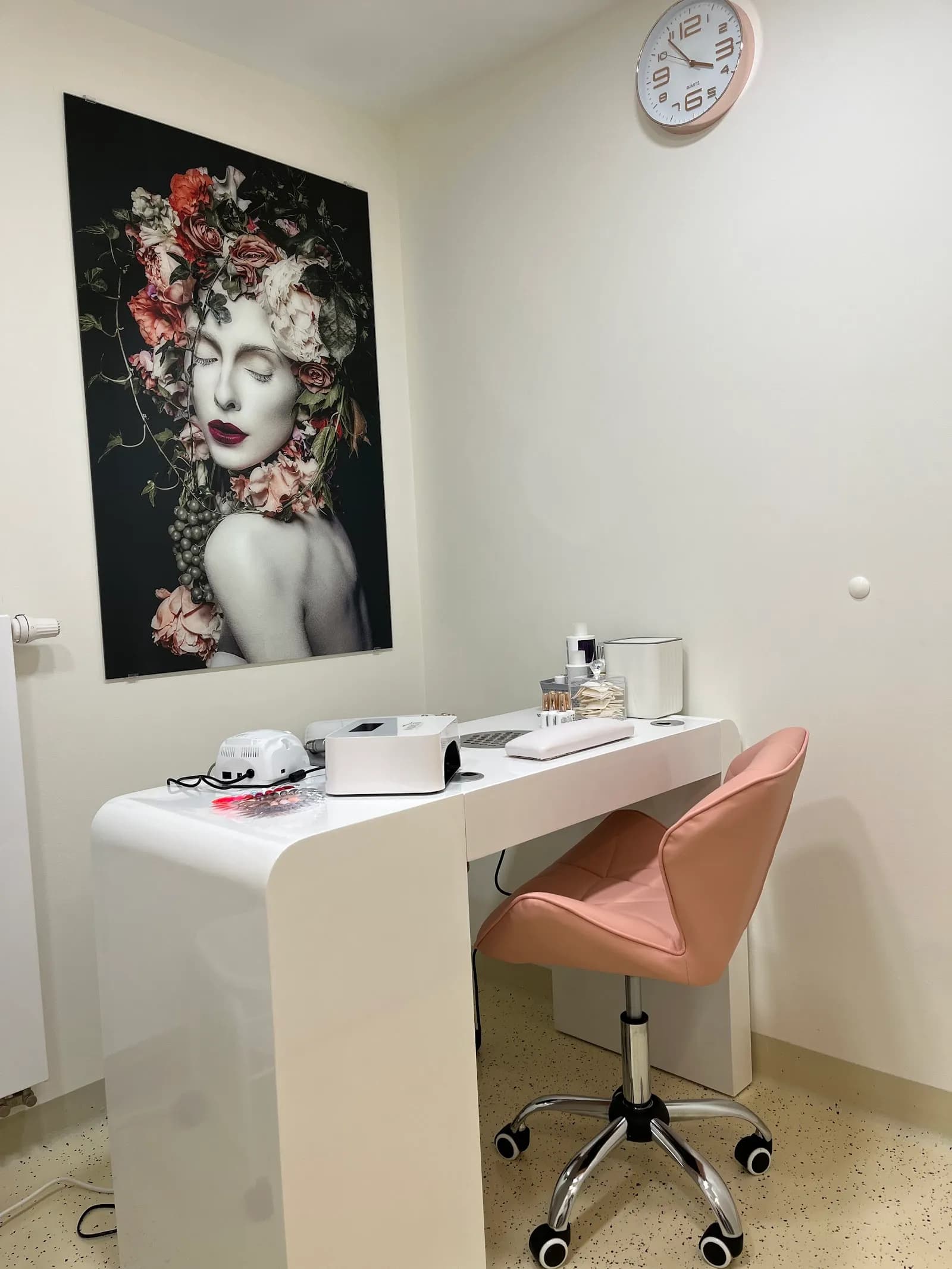 SkinLux Kozmetični salon - fotografija 1