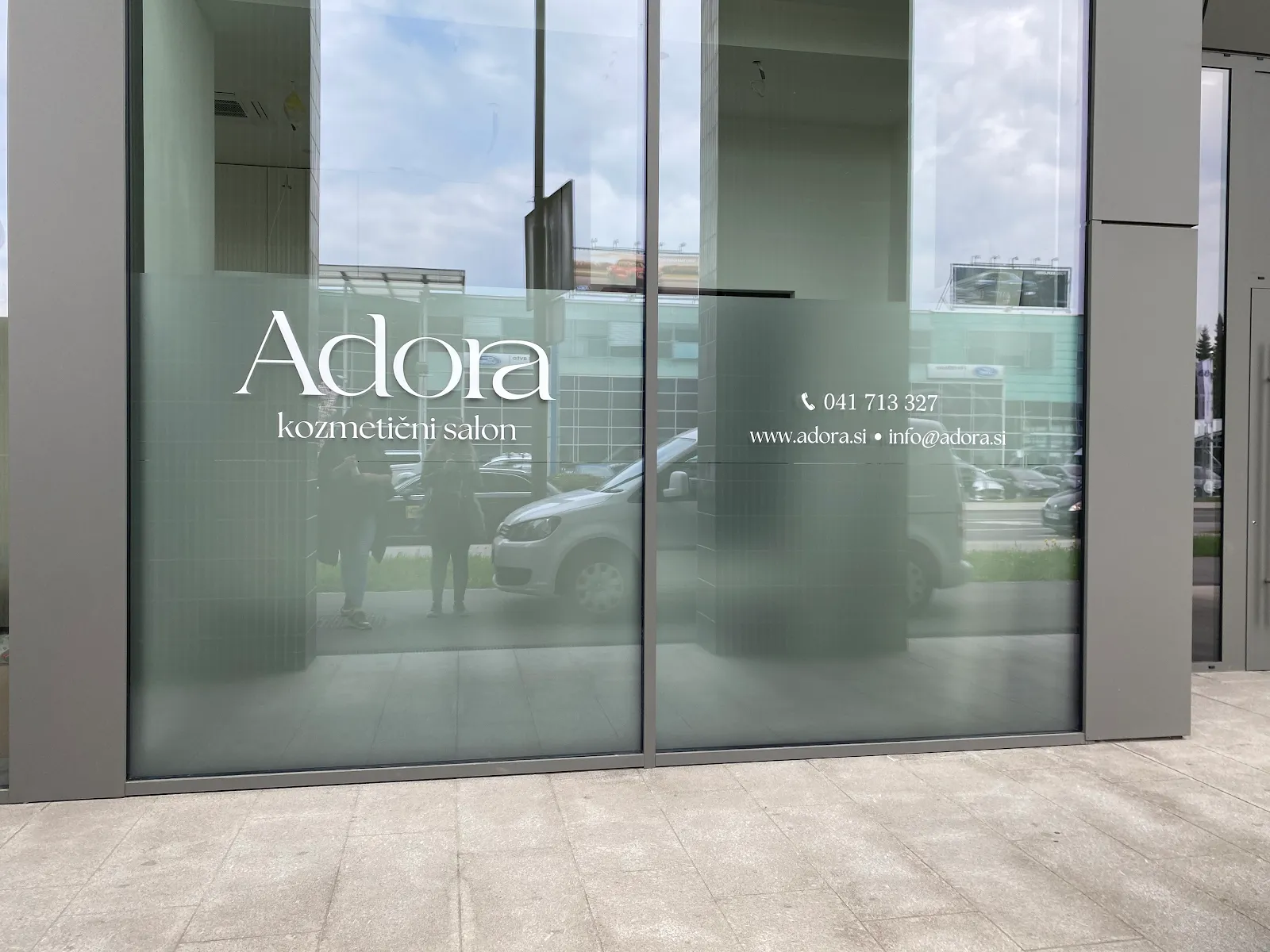 Kozmetični salon Adora - fotografija 1