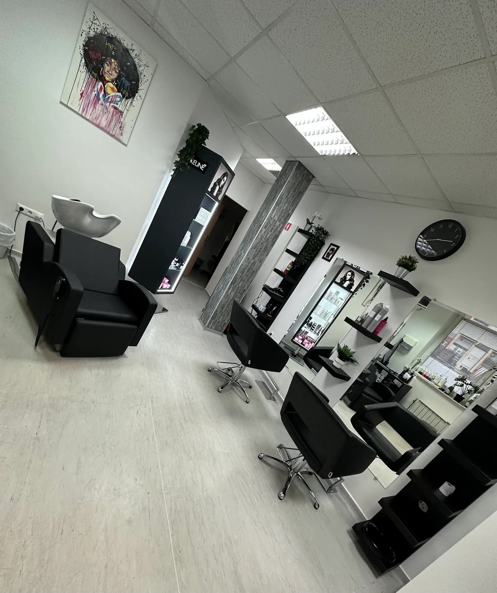 Miloš Hair - fotografija 1