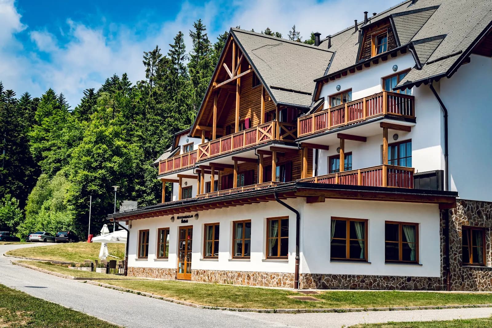 Pohorje Village Wellbeing Resort - Wellness & Spa Hotel Bolfenk - fotografija 1