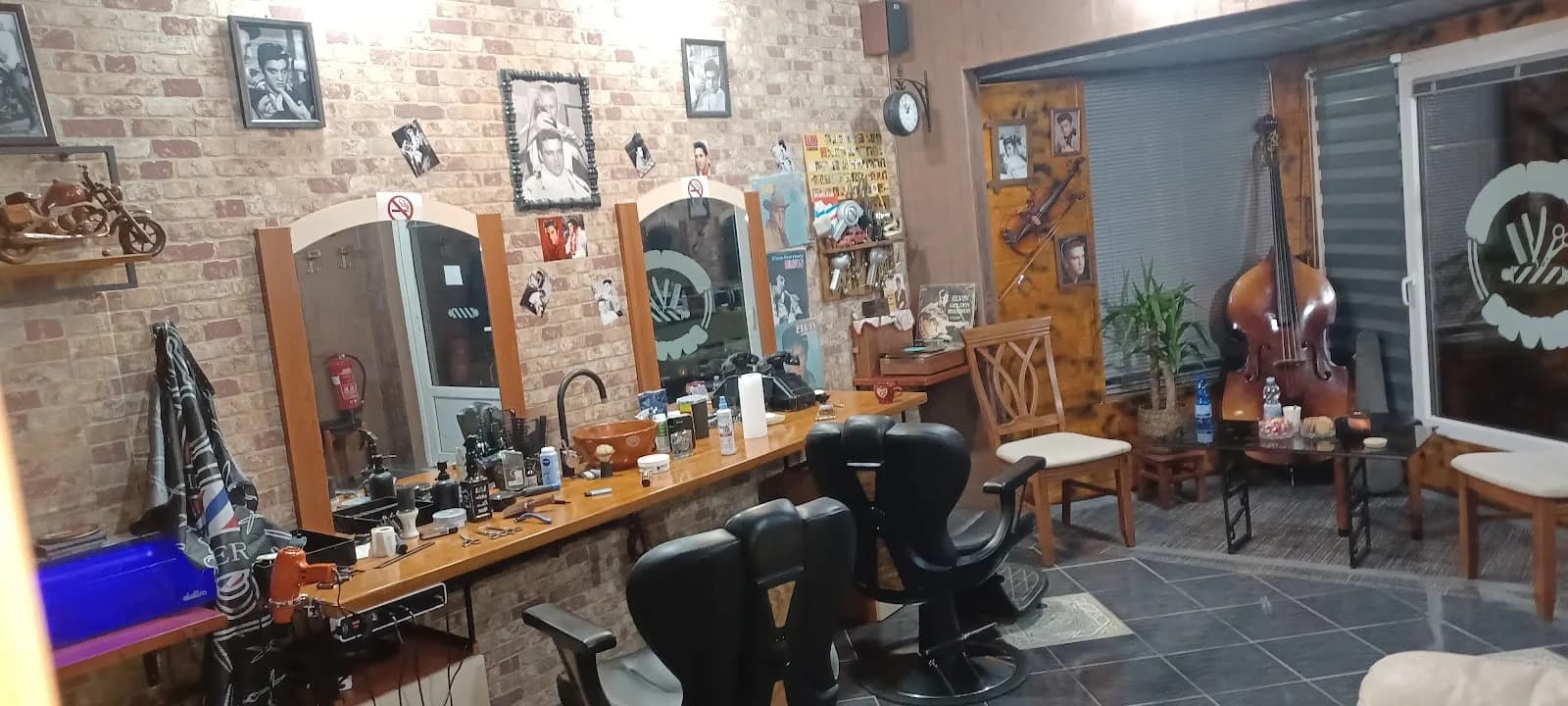 Moški frizer Retro barber "Elvis" - fotografija 1