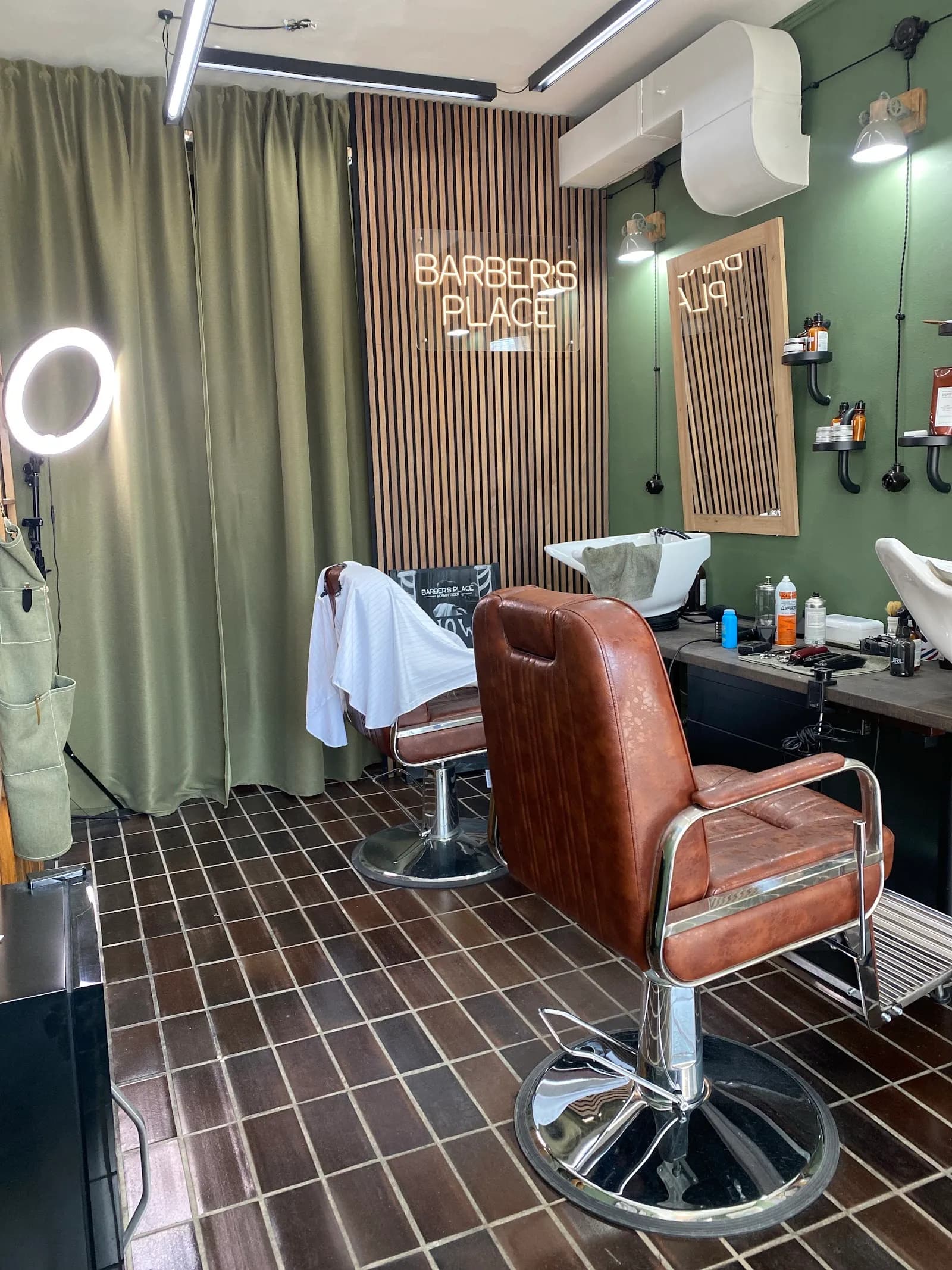 Barber's place - fotografija 1