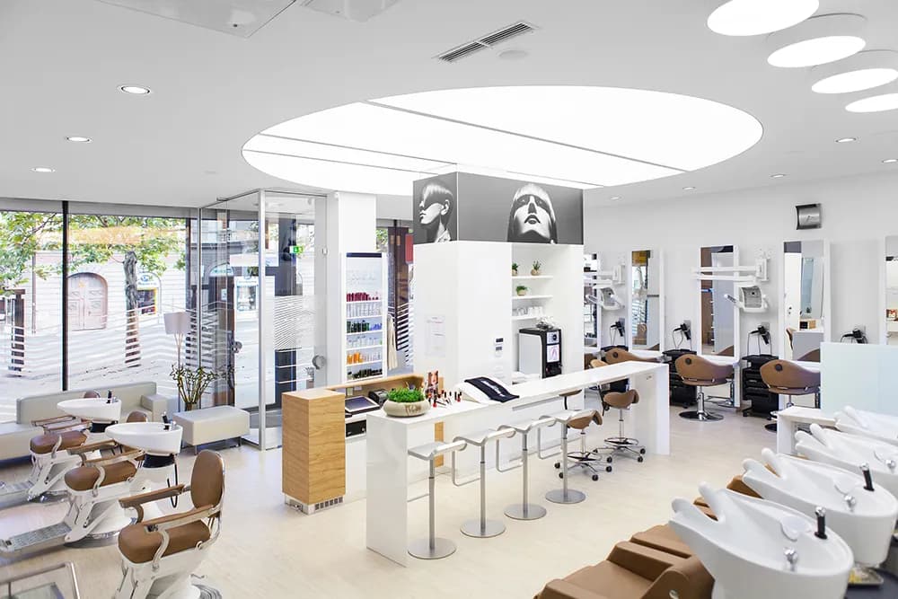 Lassana - frizerski, pedikerski in kozmetični salon - fotografija 1
