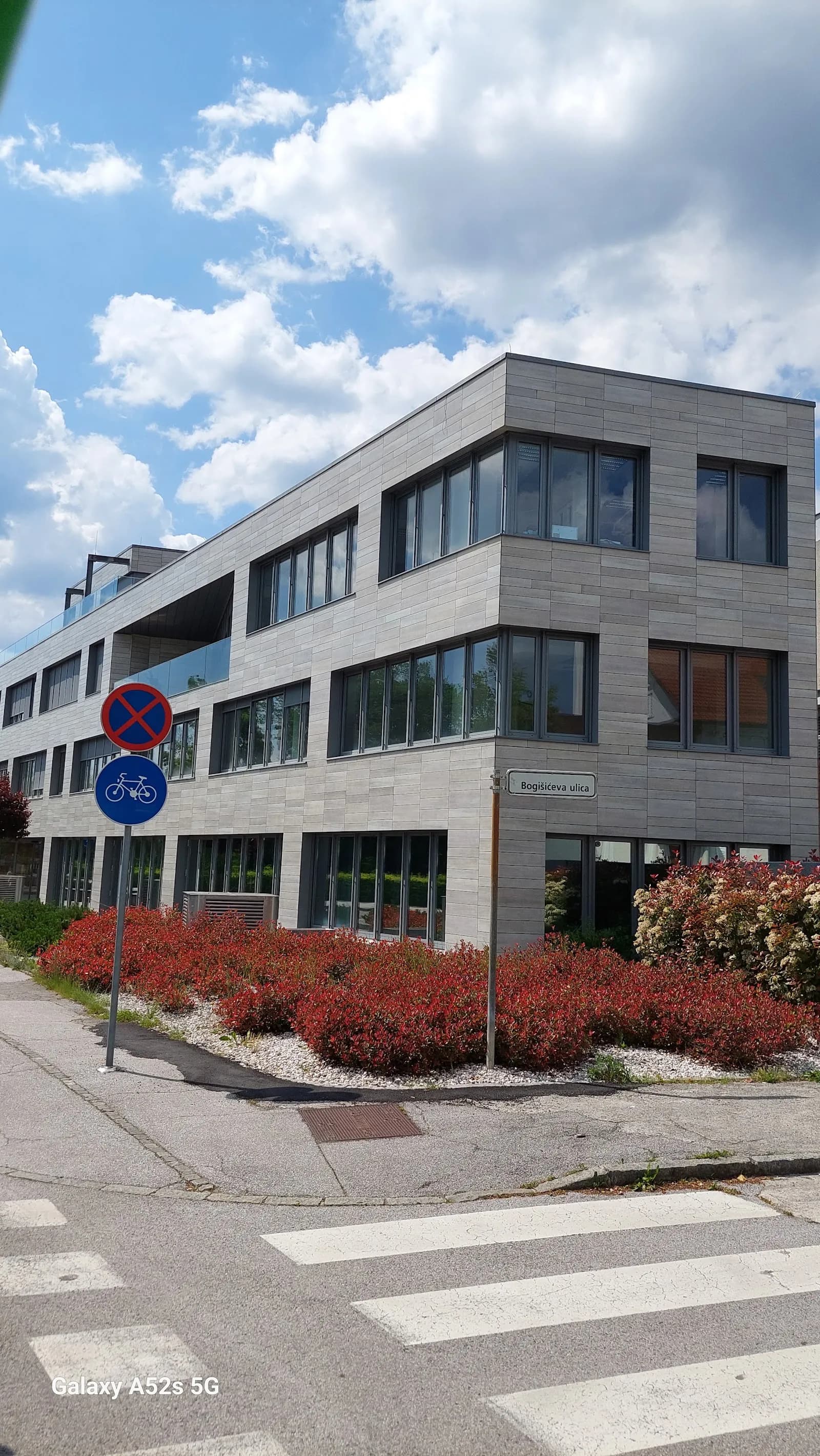 Medved Estetika - Plastična in estetska kirurgija - fotografija 1