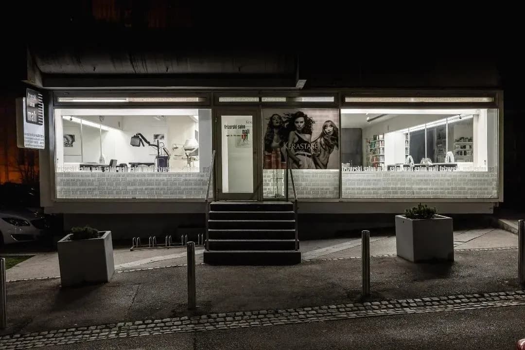 Salon Mali - fotografija 1