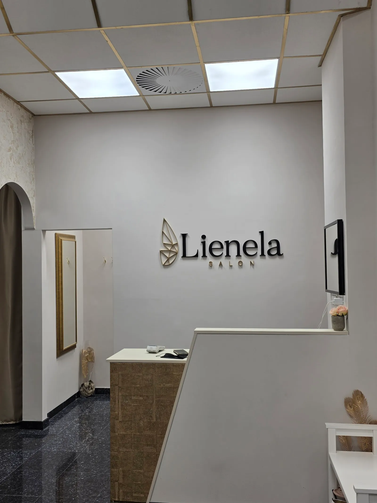 Salon Lienela - fotografija 1