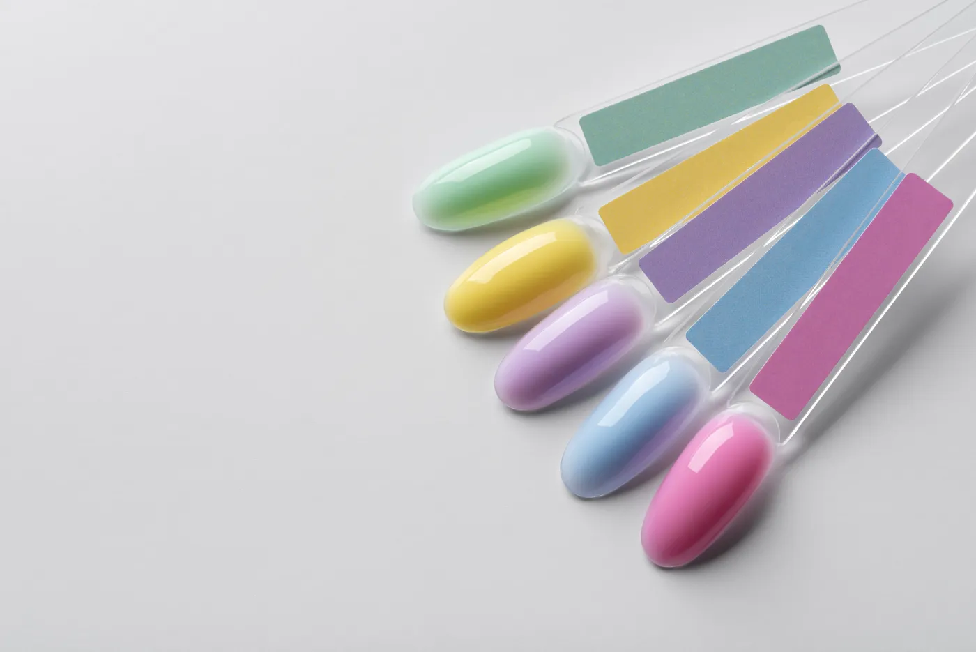 Pastelni gelish odtenki: mint, rumena, lila, modra in roza